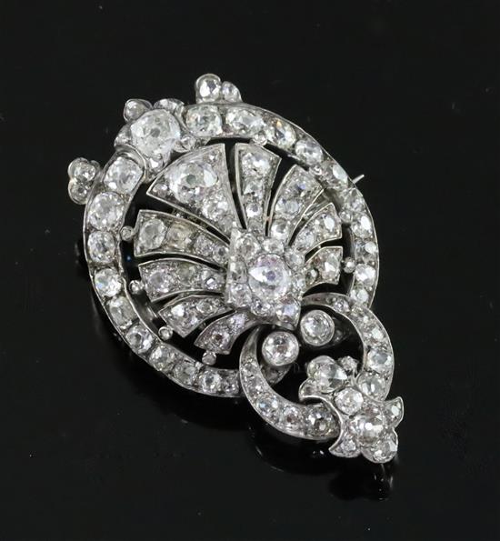 A Victorian gold, silver and old mine cut diamond set pendant brooch, 4cm.